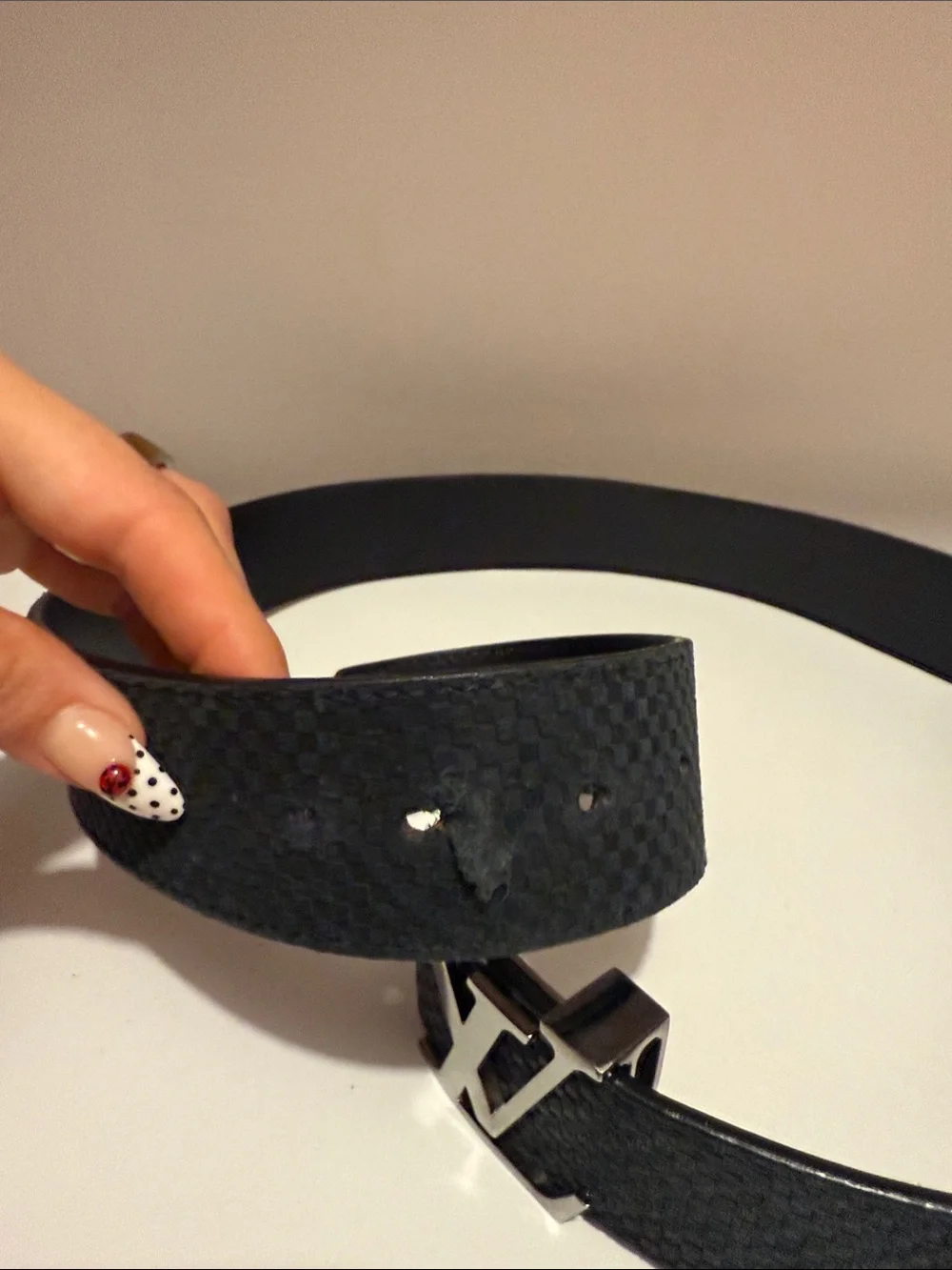 Louis Vuitton Black Textured Leather Men's Belt with Silver LV Buckle - Picture 9 of 9